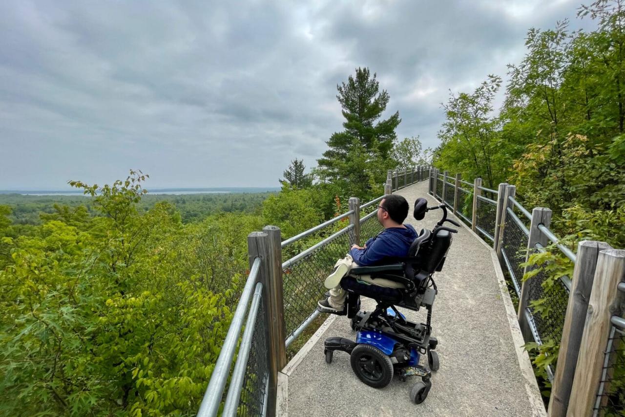 Accessible trails wheelchair tahoe lake Scenic park trails near me suitable for wheelchair users